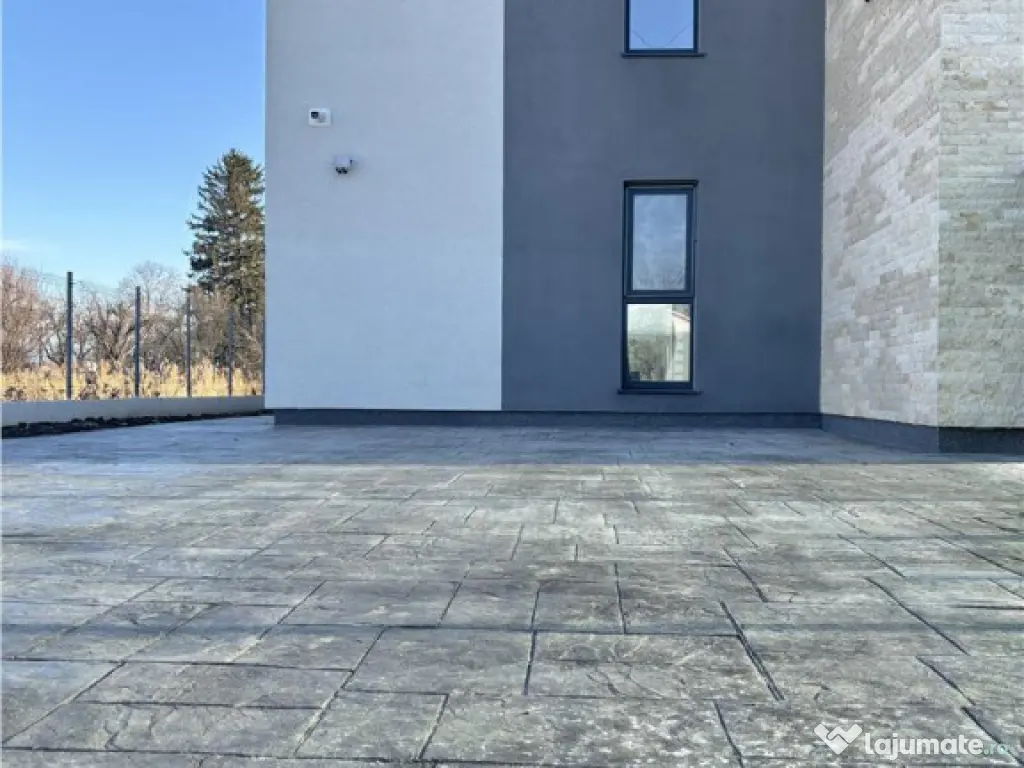 Vila impozanta, aspect deosebit, configuratie tip duplex, vi 