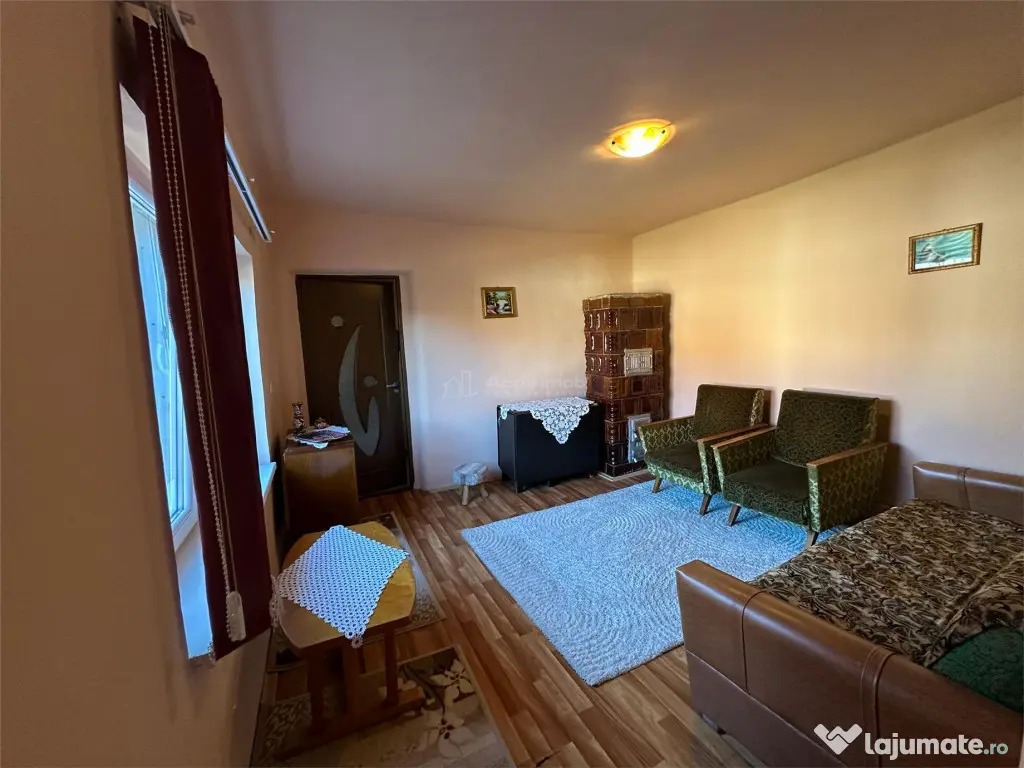 Casa Solida, pentru Familie extinsa, cu Gradina si Teren, D 