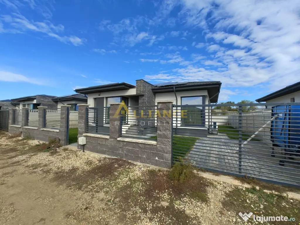 Casa individuala - 3 camere--PANOURI SOLARE 