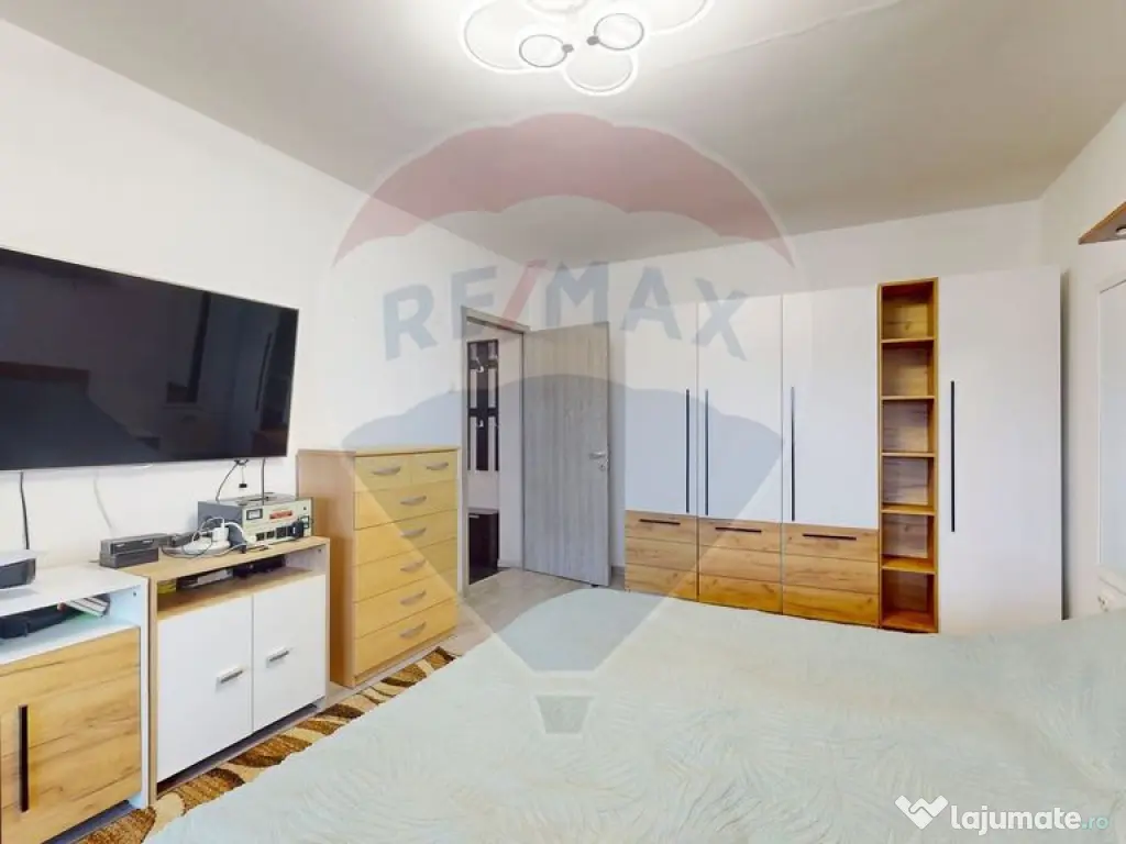 Apartament 3 camere | Decomandat | 81 mp | Parcare | Mobi... 