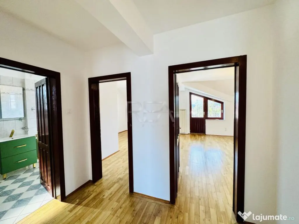 Vila 8 camere vis a vis de Piata Floreasca, garaj, curte pro 