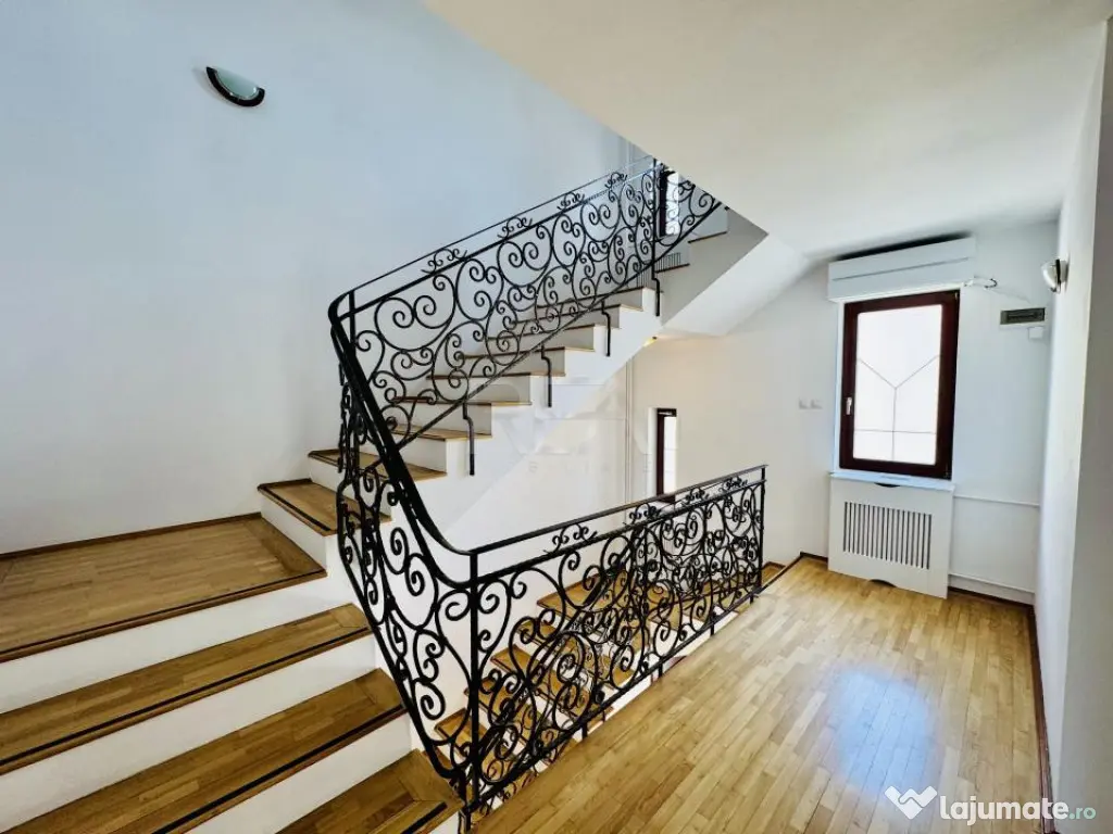 Vila 8 camere vis a vis de Piata Floreasca, garaj, curte pro 