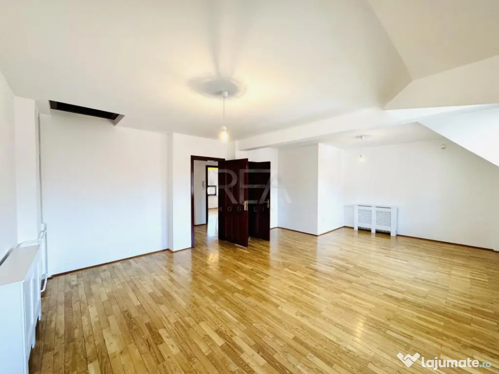 Vila 8 camere vis a vis de Piata Floreasca, garaj, curte pro 