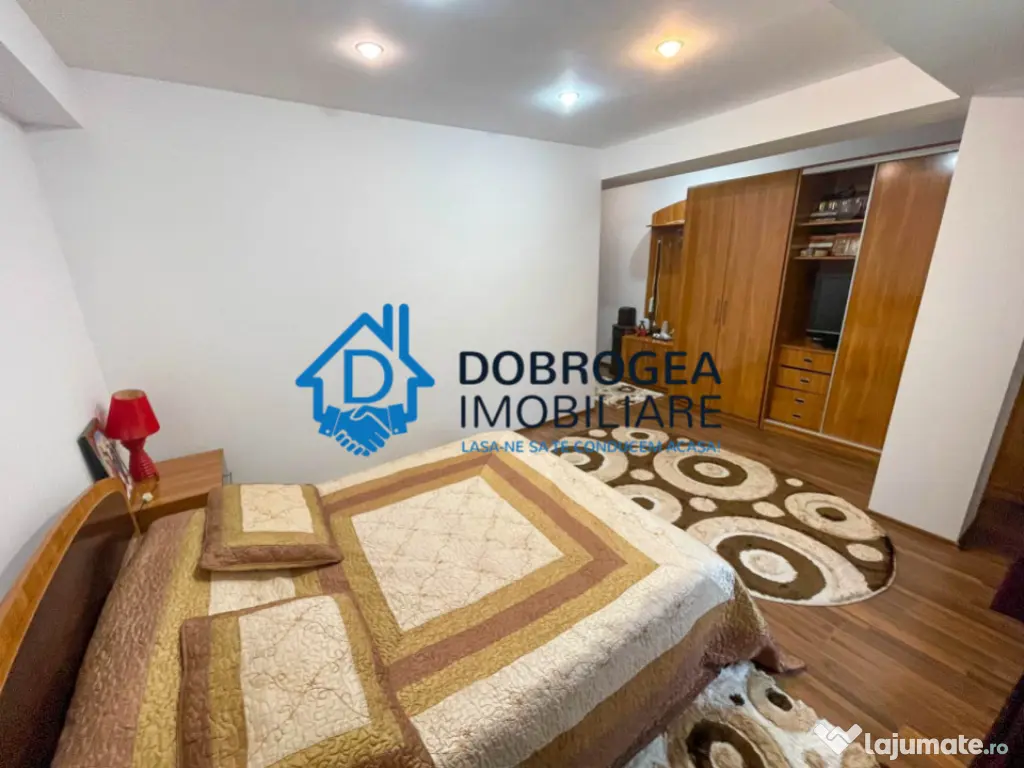 ZONA 9 MAI- CASA VILA D+P+E1+E2+M 