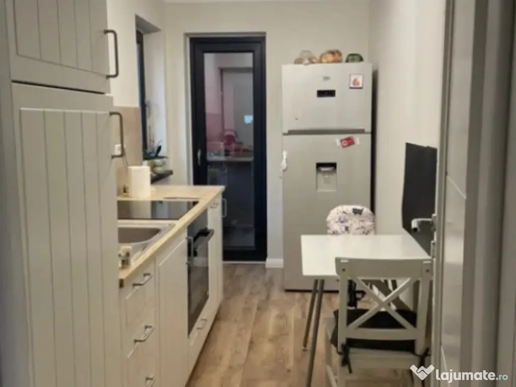 Apartament 2 camere, semidecomadat - zona Tractorul