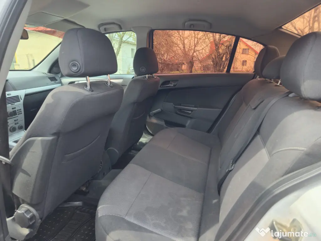 Opel Astra H 1.6 16V 116CP Masina de familie, motor fiabil, intretinuta