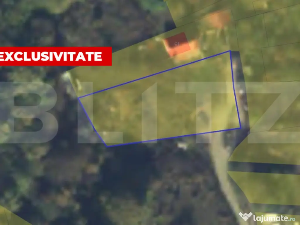 Teren intravilan cu suprafața utilă de 1100 mp, situat în 