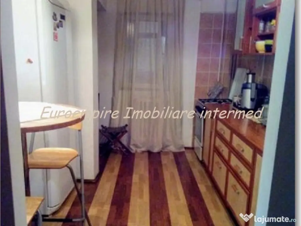 Apartament 4 camere decomandate zona Faleza Nord 