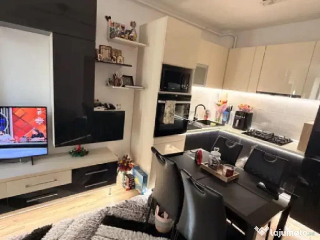 Apartament 2 camere, open space - zona Tractorul 