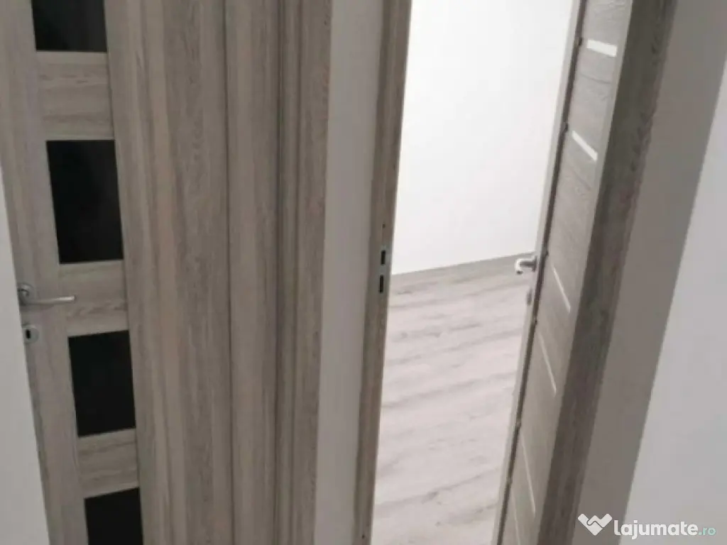 Apartament de 3 camere ( Renovat -Luminos)-Grivitei 