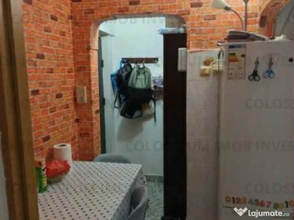 Apartament 2 camere, decomandat - zona Florilor 