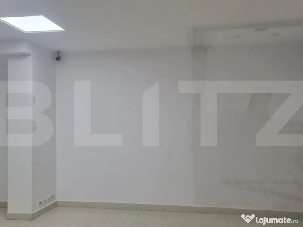 Spatiu comercial, 72 mp, parter, vitrina, zona Policlinica 