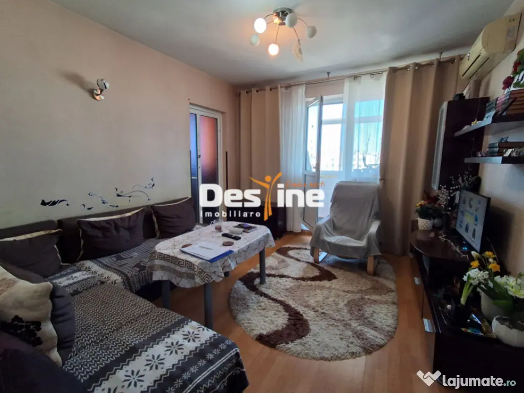 Apartament 3 camere, semidecomandat, Alexandru Cel Bun, 89. 