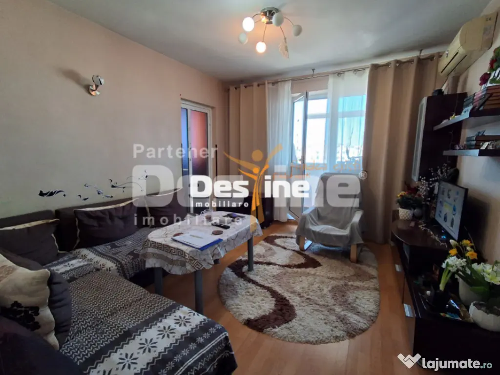 Apartament 3 camere, semidecomandat, Alexandru Cel Bun, 89.