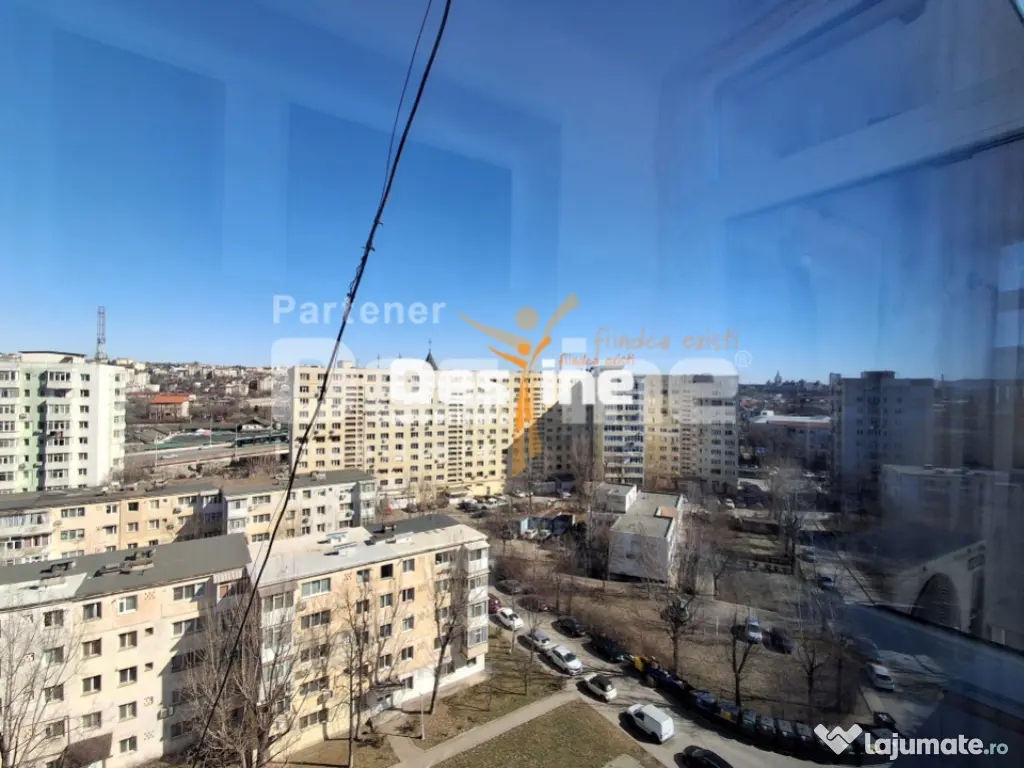 Apartament 3 camere, semidecomandat, Alexandru Cel Bun, 89. 