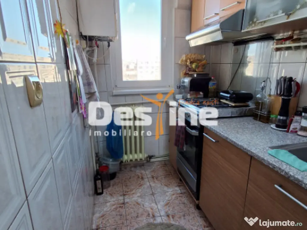 Apartament 3 camere, semidecomandat, Alexandru Cel Bun, 89. 