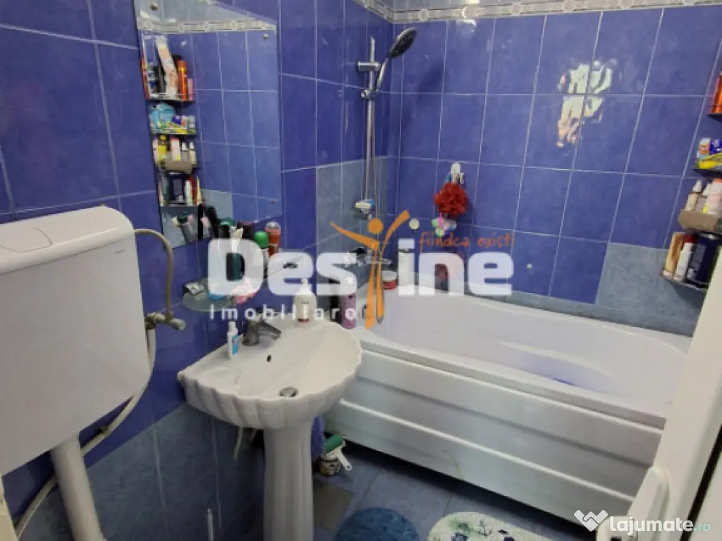 Apartament 3 camere, semidecomandat, Alexandru Cel Bun, 89. 