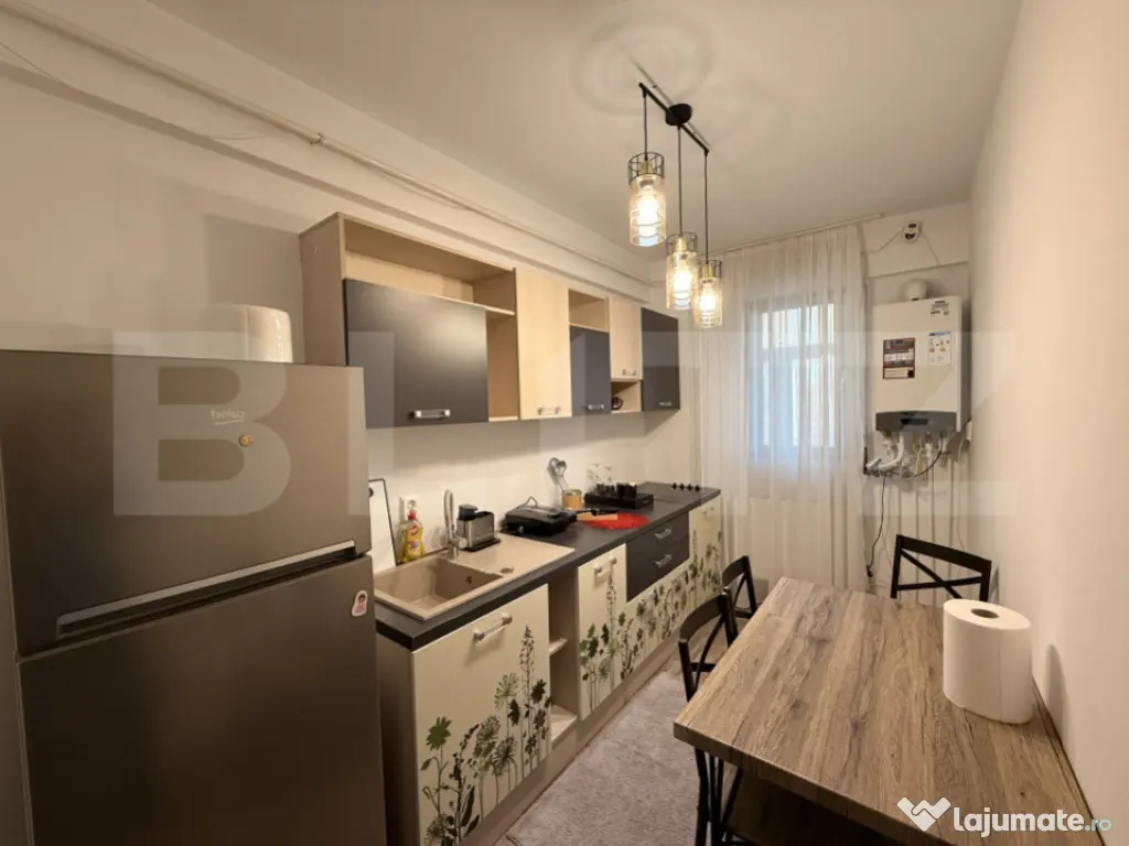 Apartament 2 camere cu terasă mare, et. 1, Calea Severinulu 