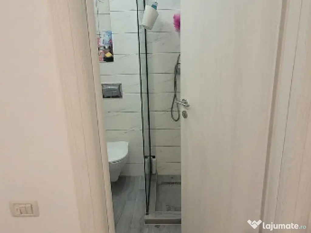 Apartament de 3 camere zona TRACTORUL,complex Vivamus 