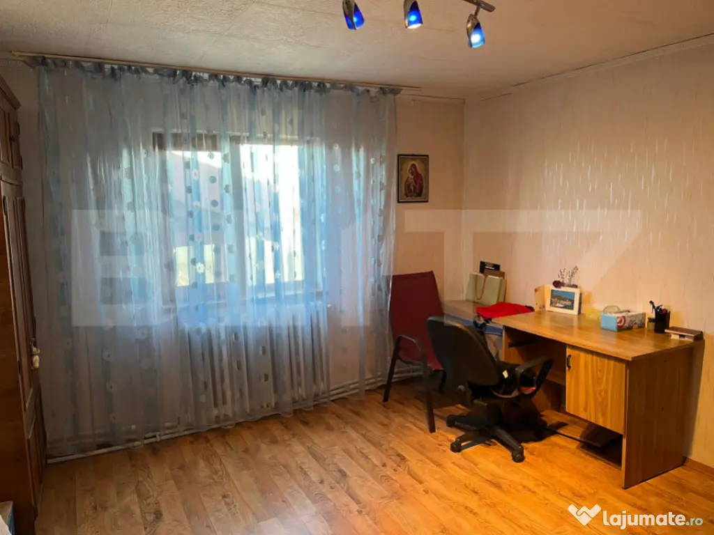 Casa P+M, 500 mp teren, deschidere bilaterala, Drumul Apelor 