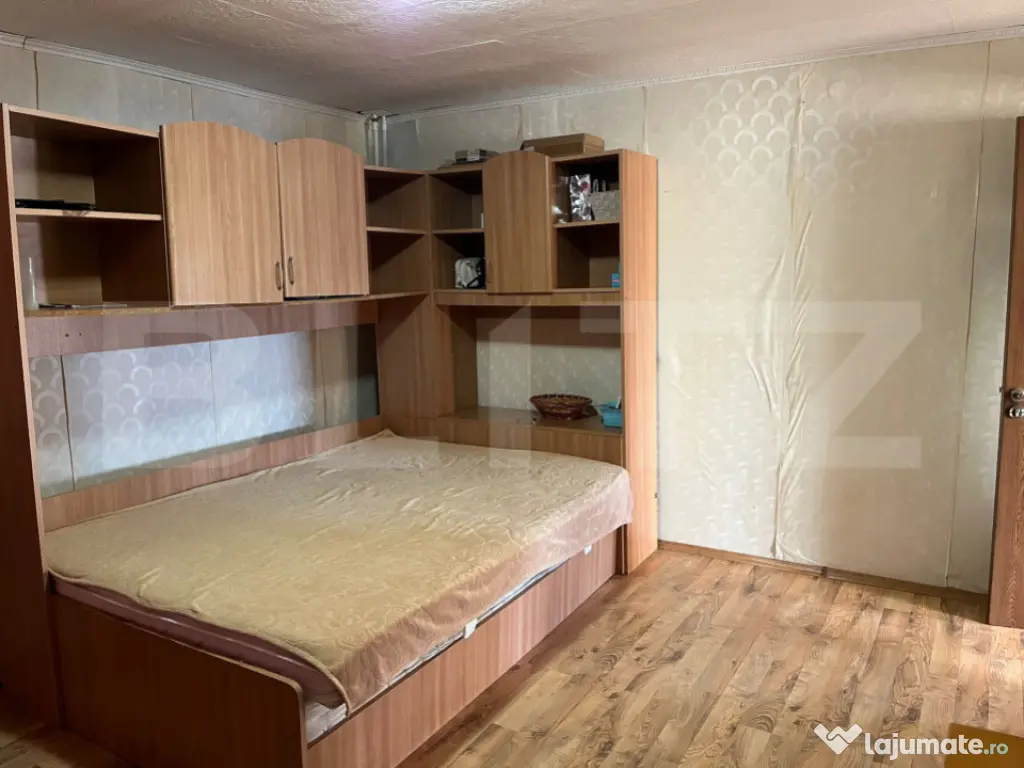 Casa P+M, 500 mp teren, deschidere bilaterala, Drumul Apelor 