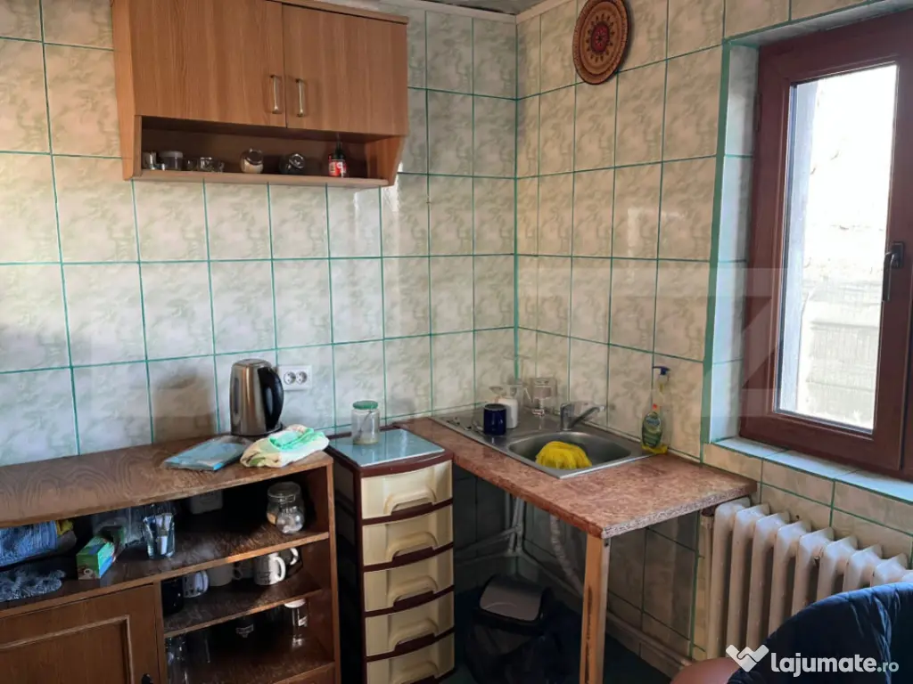 Casa P+M, 500 mp teren, deschidere bilaterala, Drumul Apelor 