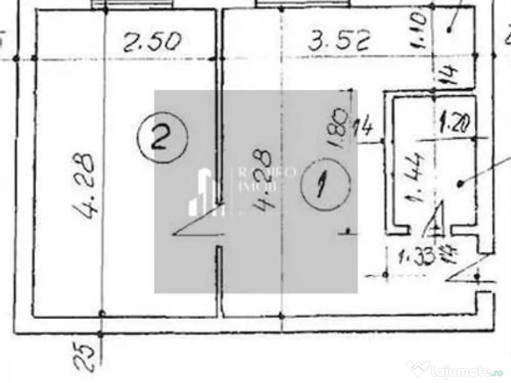 Apartament semidecomandat, Eroii Revolutiei 