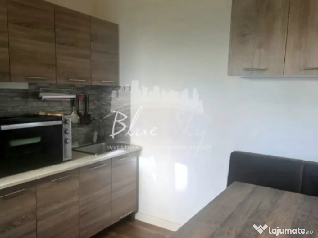 Casă 3 camere – Bd. Mamaia, zonă centrală, mobilată pe 