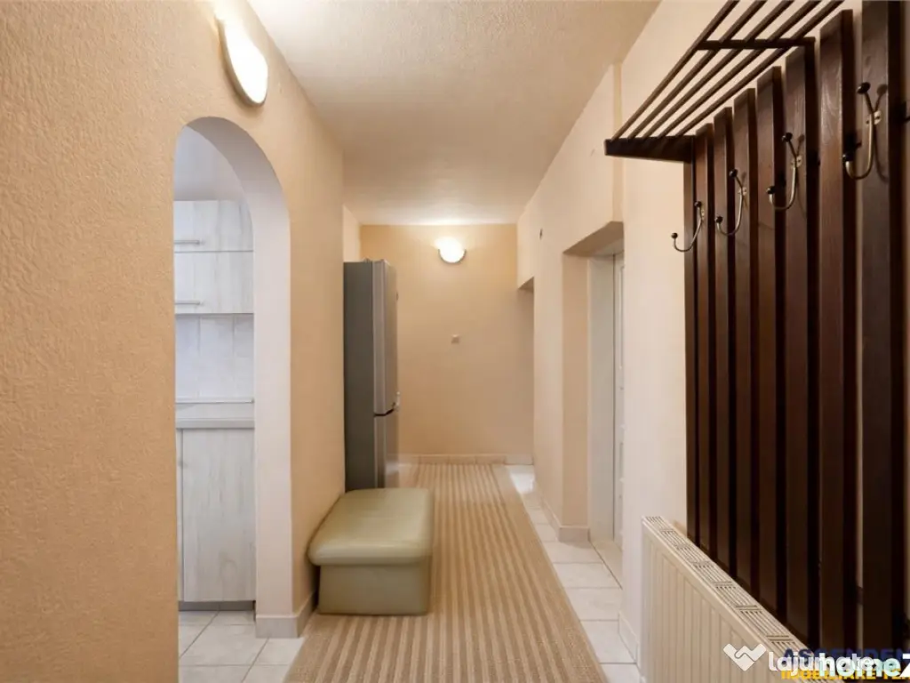 Casa potential:activitati comerciale, birouri, locuire multi 