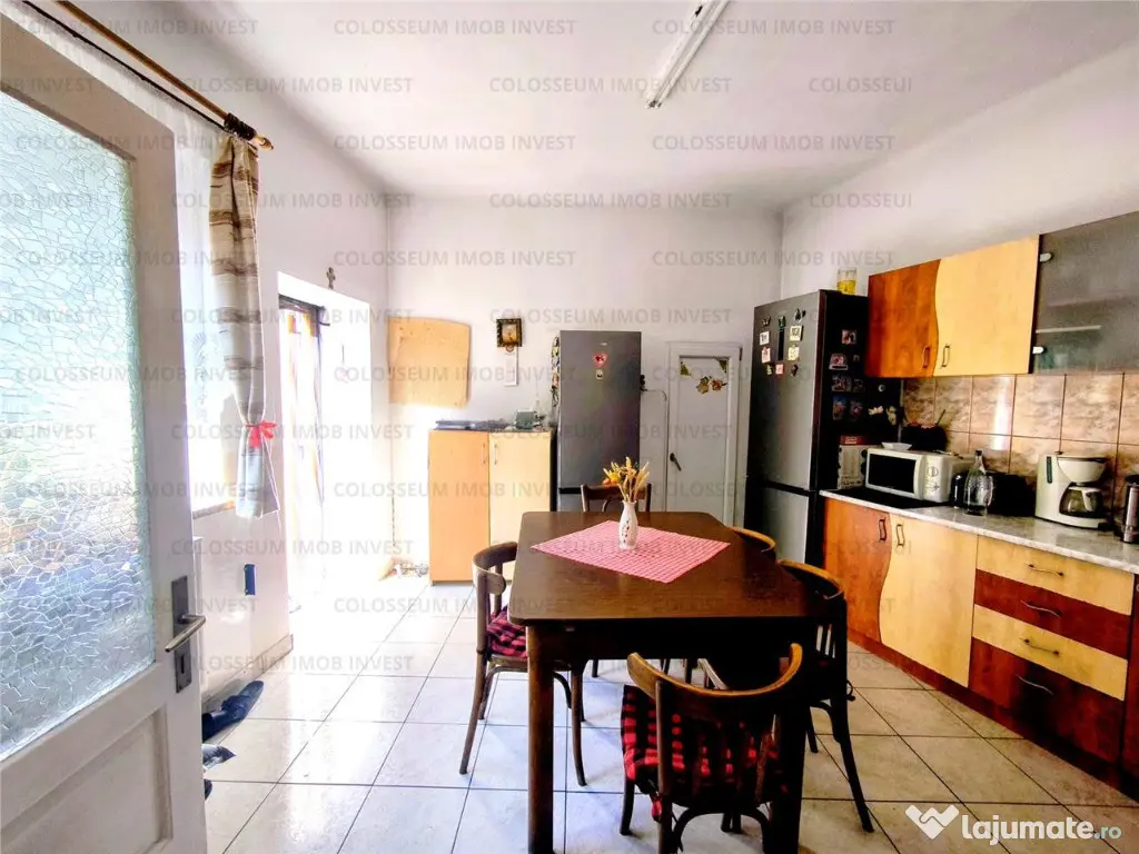 Apartament 3 camere, in casa - Centrul Istoric 