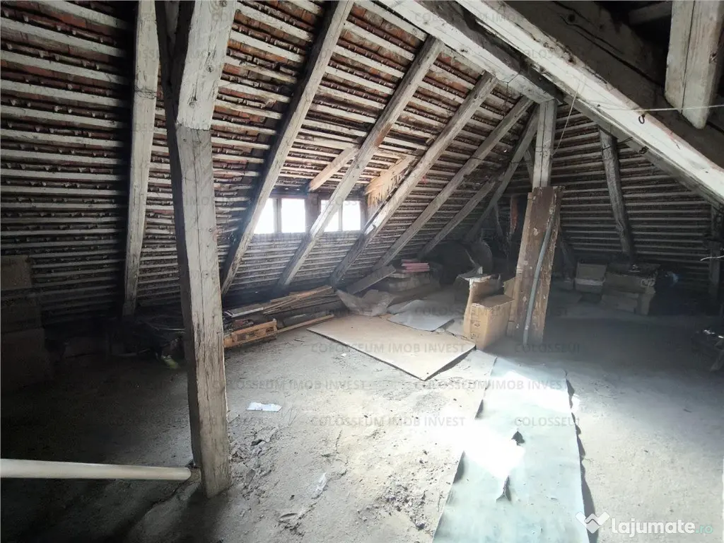 Apartament 3 camere, in casa - Centrul Istoric 