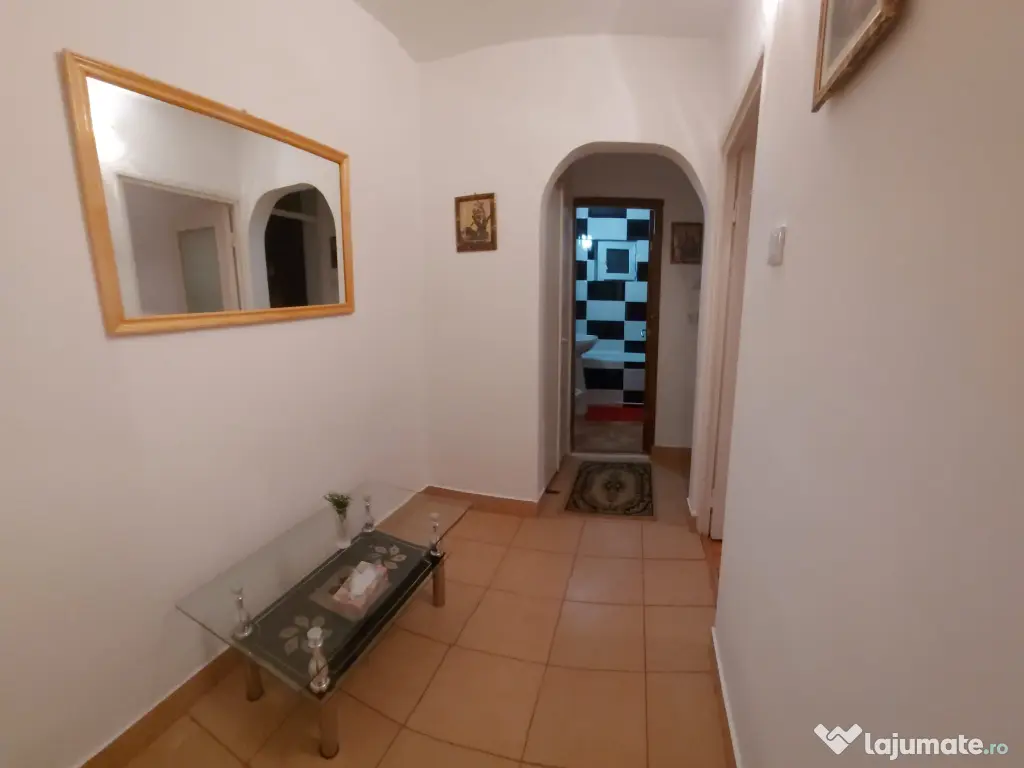 Apartament 3 camere – Micro 21, etaj 2/4