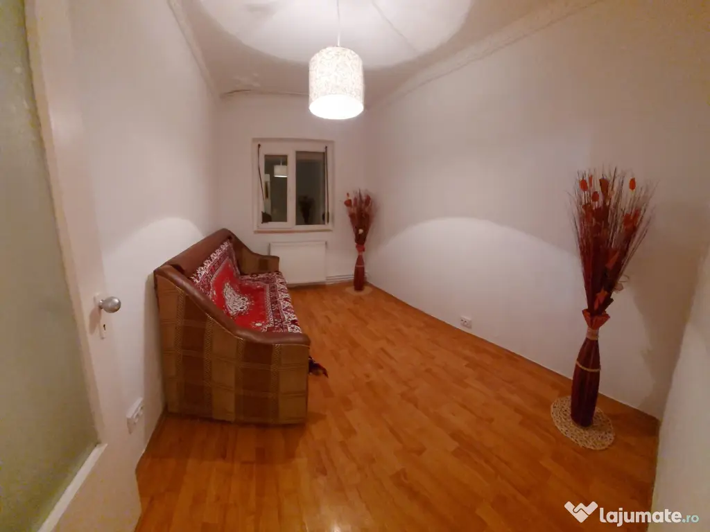 Apartament 3 camere – Micro 21, etaj 2/4