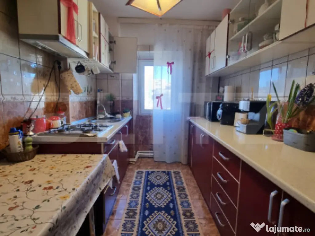 Apartament 3 camere, 66mp, decomandat, 2 bai, zona Pacurari 