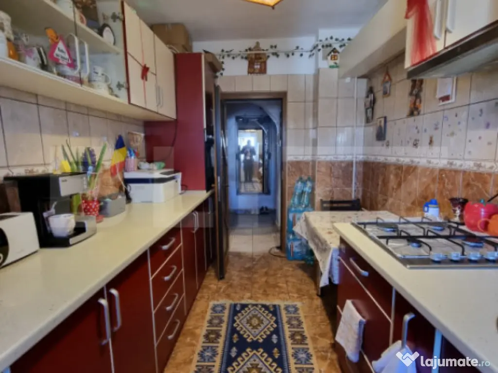 Apartament 3 camere, 66mp, decomandat, 2 bai, zona Pacurari 