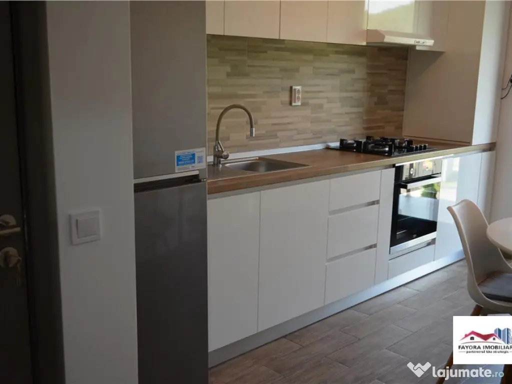 Apartament Nou 2 Camere cu Parcare Privata de Inchiriat Zona 