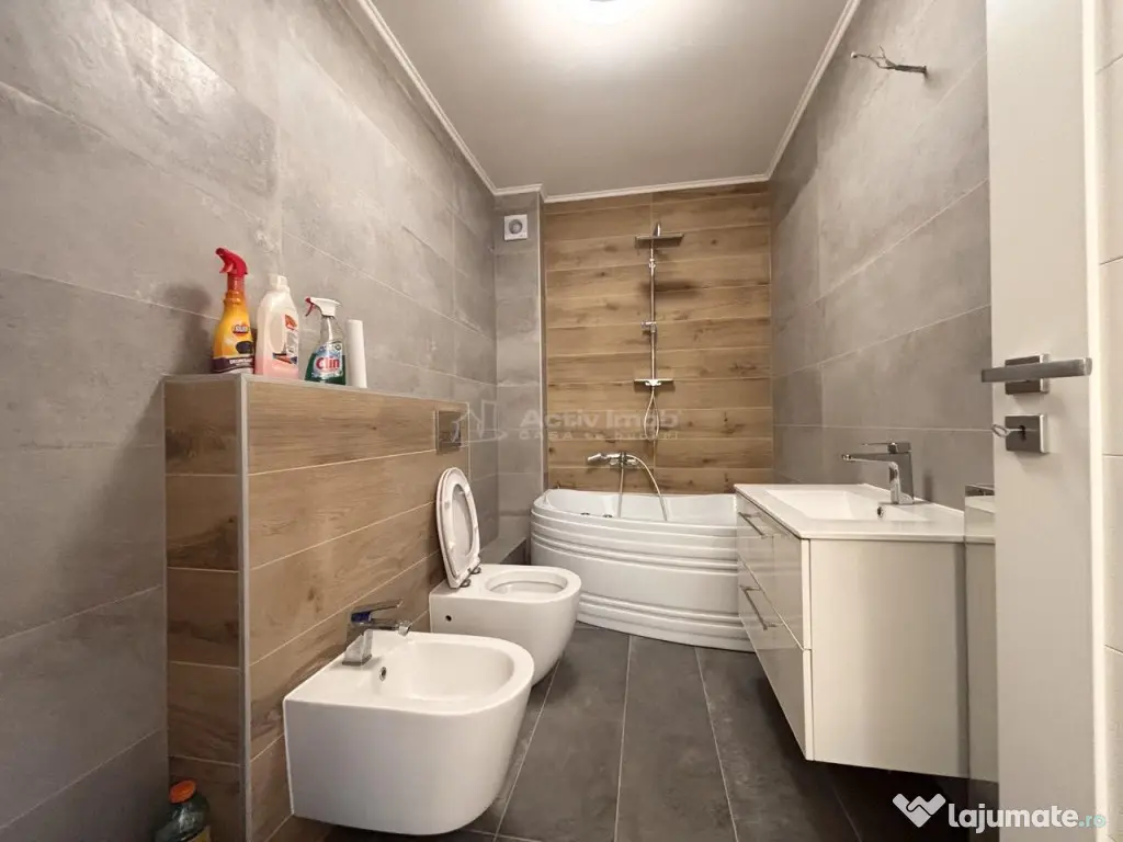 Apartament 3 camere bloc nou - 68 mp util balcon 10 mp - 