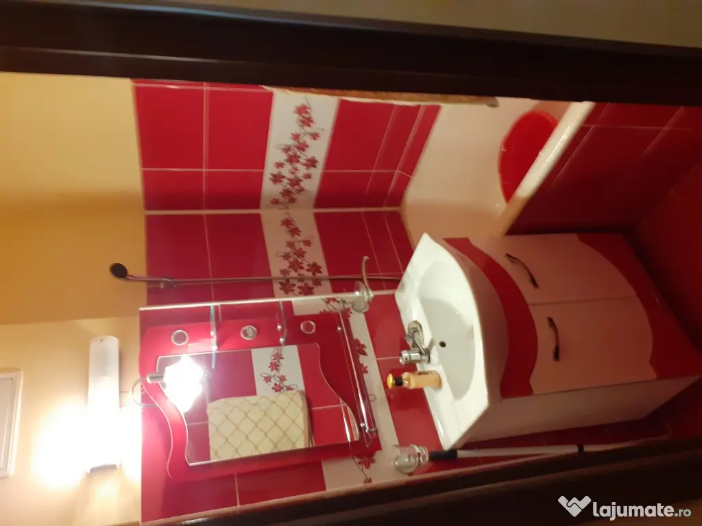 Închiriez garsoniera în  Lăpuș 