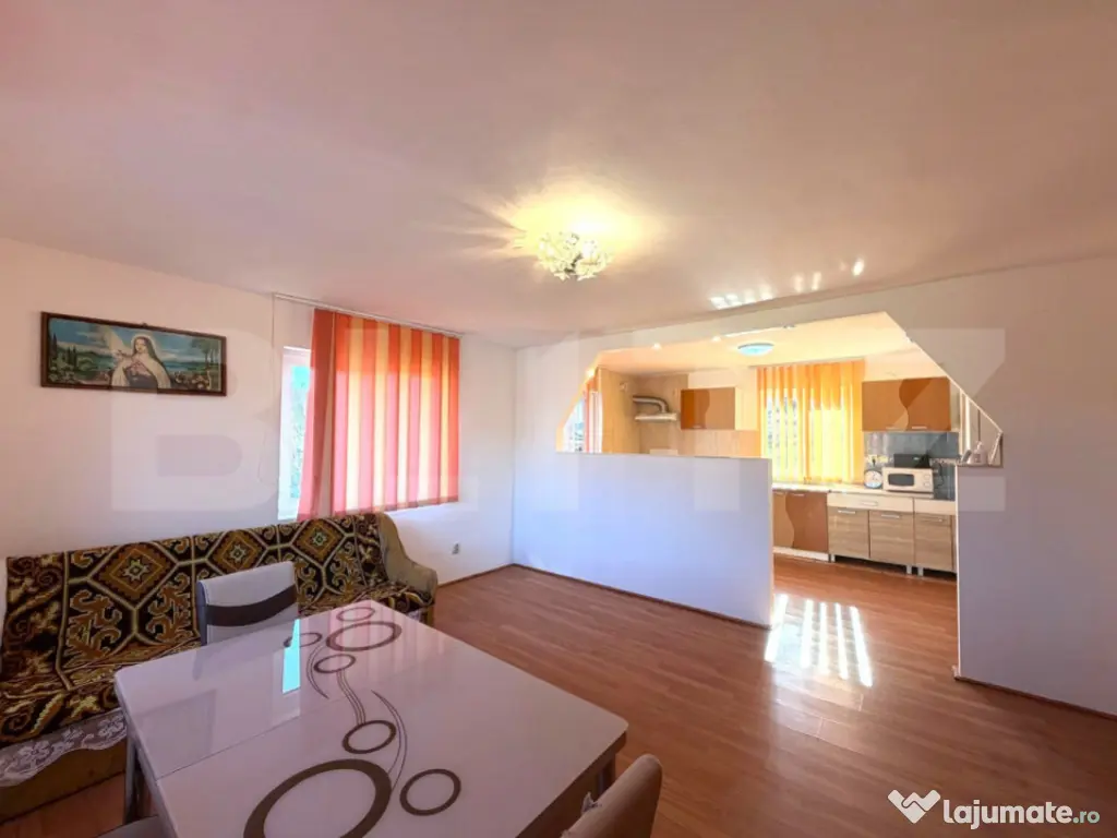 Casa 3 camere, 130 mp, 400 teren, 4 parcari, zona Valea Chin 