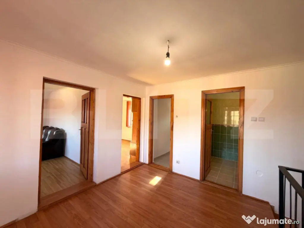 Casa 3 camere, 130 mp, 400 teren, 4 parcari, zona Valea Chin 