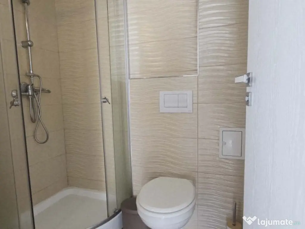 Apartament 3 camere de vânzare, cart. Prima Sova 