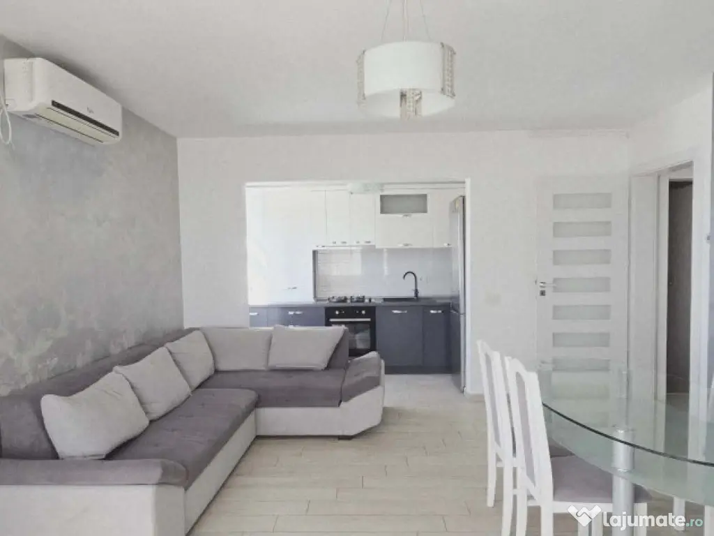 Apartament 3 camere de vânzare, cart. Prima Sova 