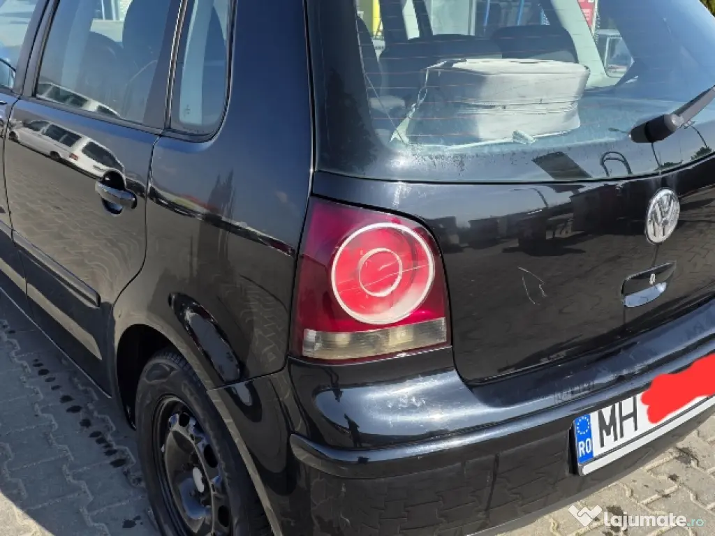 închiriez garsonieră 