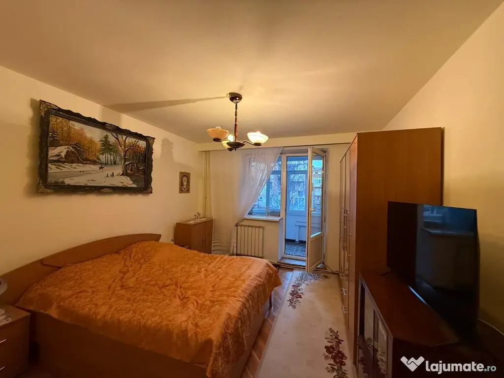 Apartament 3 camere de închiriat,decomandat, etaj 1, 90 mp 