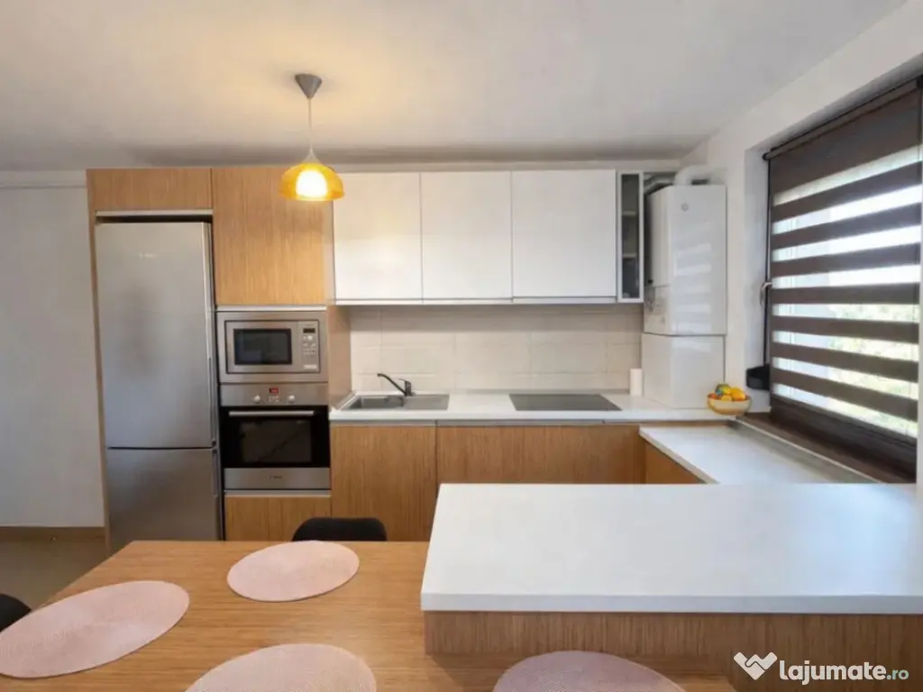 Apartament 2 camere, decomandat - zona Tractorul 