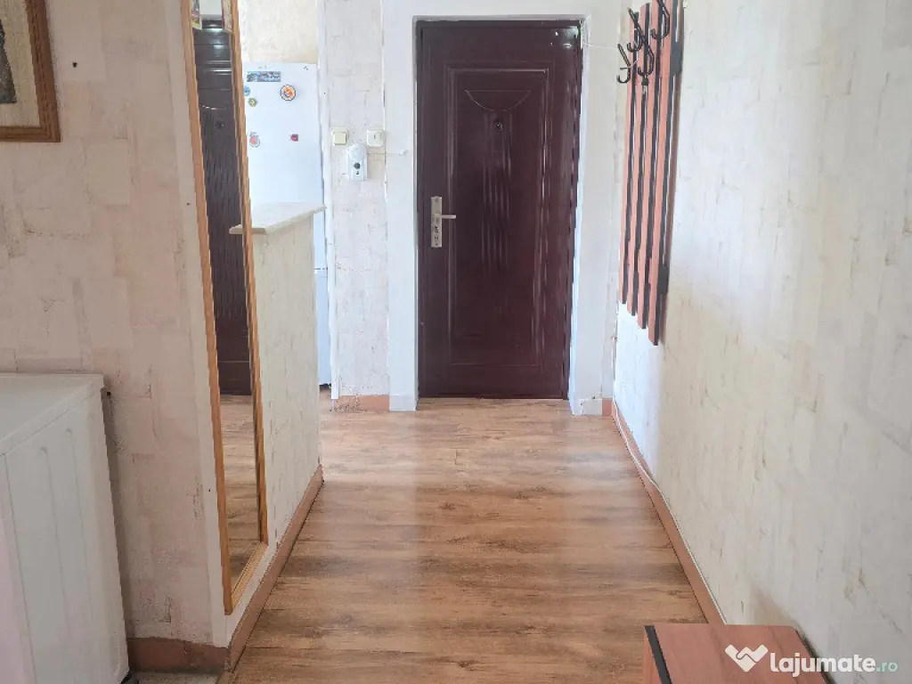 Vand apartament 2 camere decomandat Deva, Bld. Balcescu, 22 Decembrie 