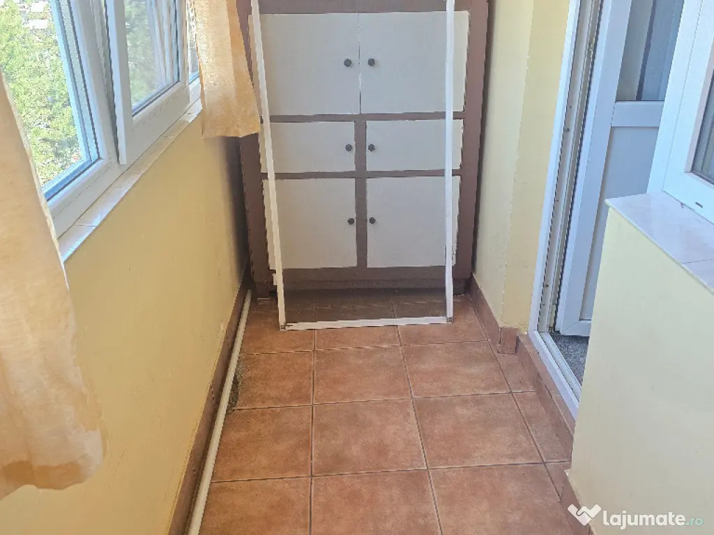 Vand apartament 2 camere decomandat Deva, Bld. Balcescu, 22 Decembrie 