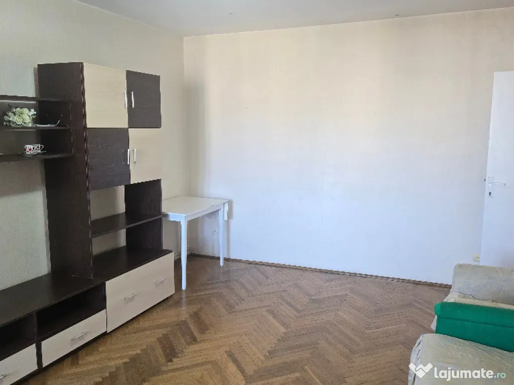 Vand apartament 2 camere decomandat Deva, Bld. Balcescu, 22 Decembrie 