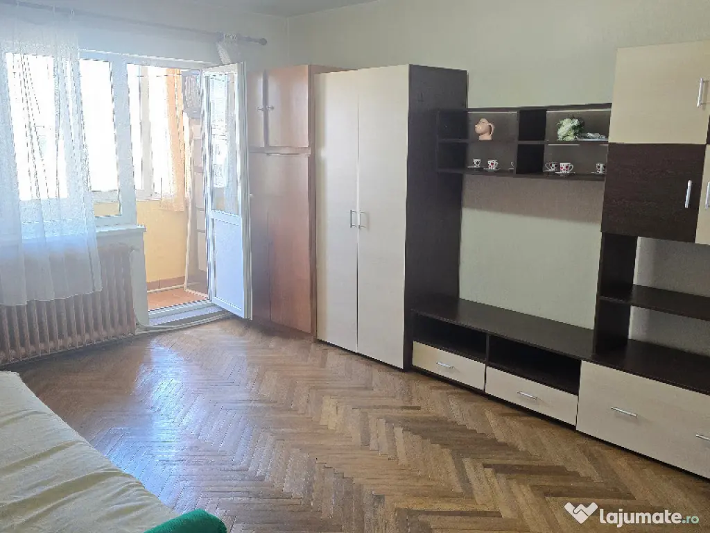 Vand apartament 2 camere decomandat Deva, Bld. Balcescu, 22 Decembrie 