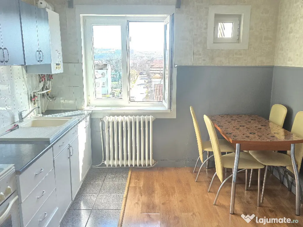 Vand apartament 2 camere decomandat Deva, Bld. Balcescu, 22 Decembrie 